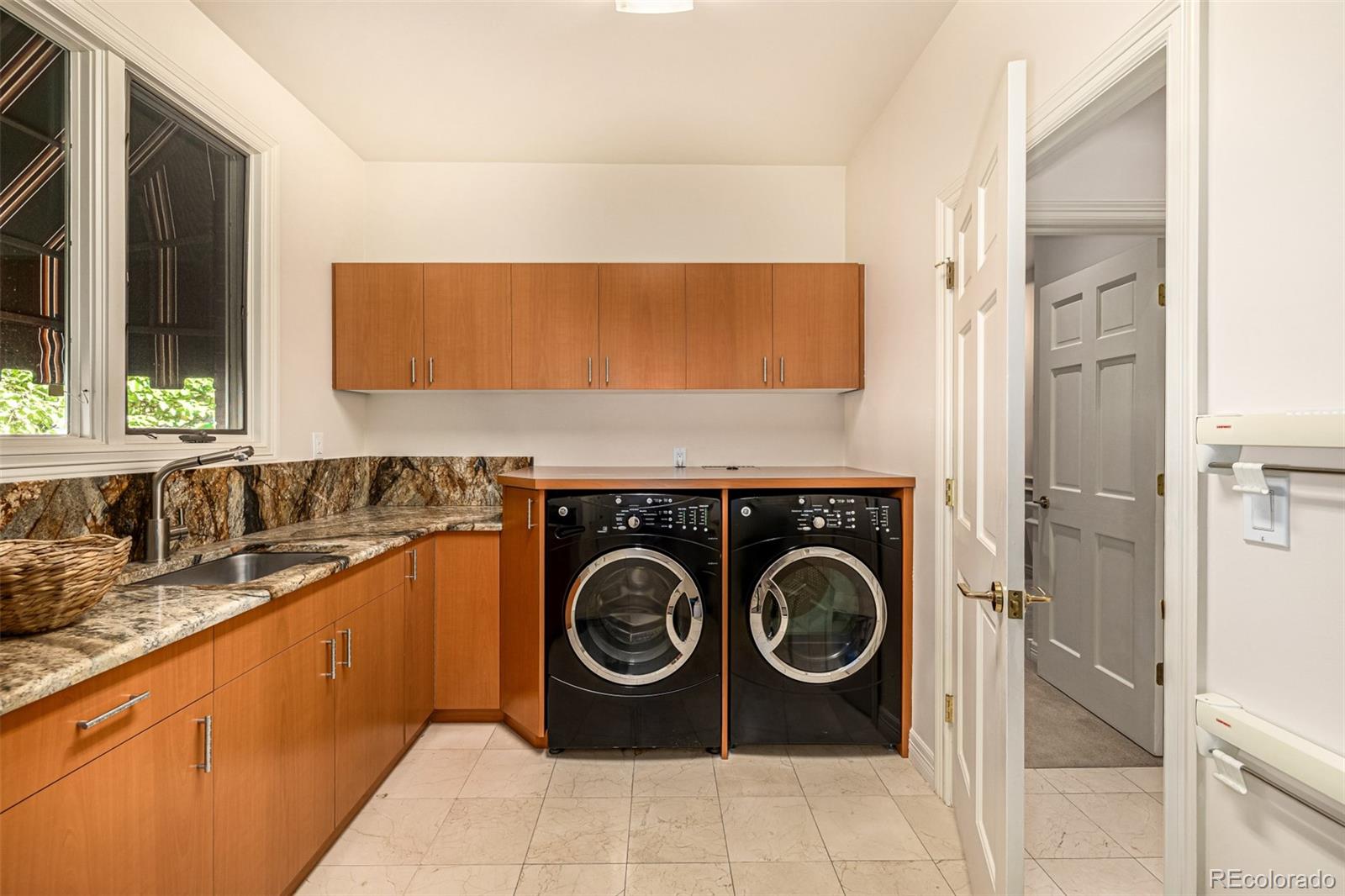 MLS Image #41 for 400 s steele street,denver, Colorado