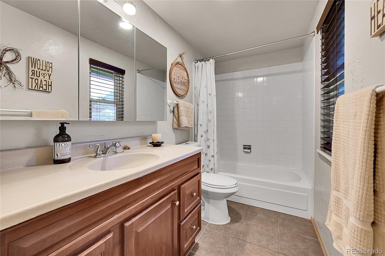 MLS Image #14 for 7797 s willow way,centennial, Colorado