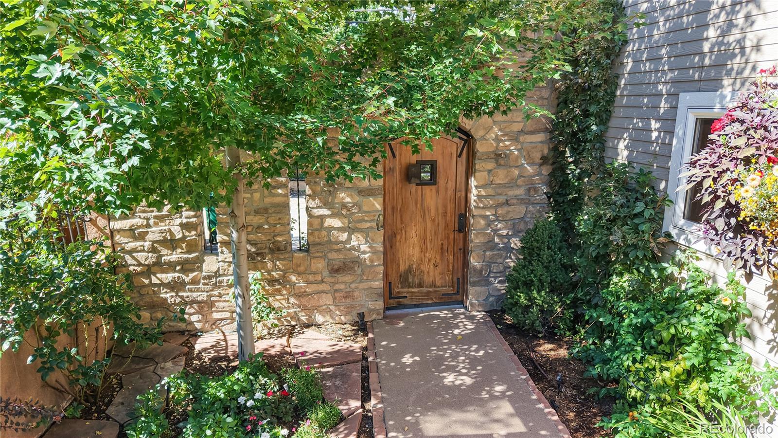 MLS Image #14 for 2319 s columbine street,denver, Colorado