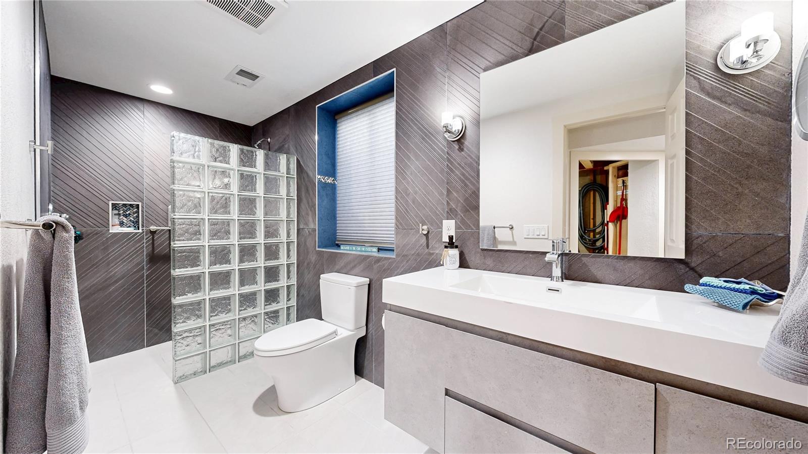 MLS Image #31 for 2319 s columbine street,denver, Colorado