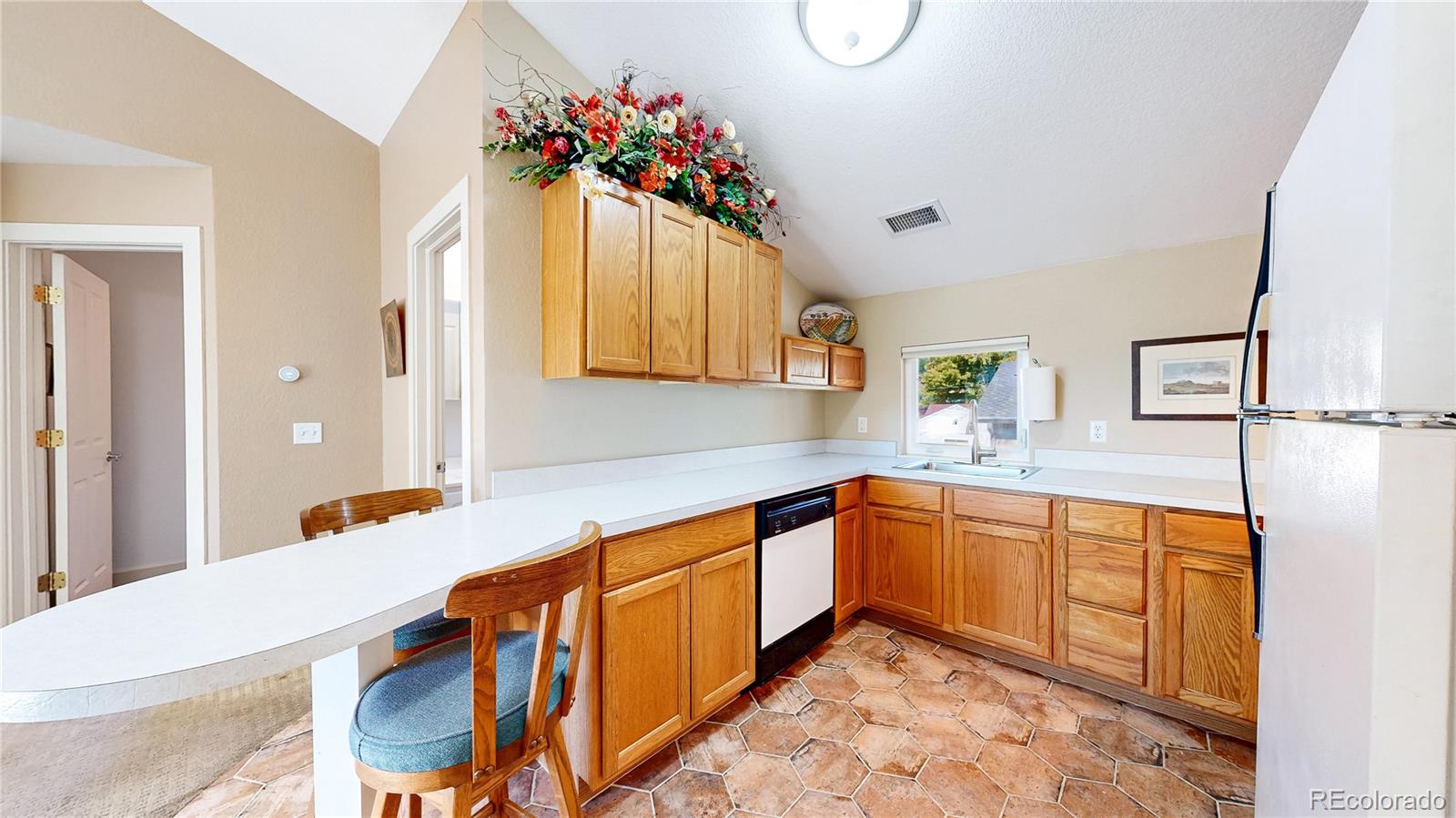 MLS Image #40 for 2319 s columbine street,denver, Colorado