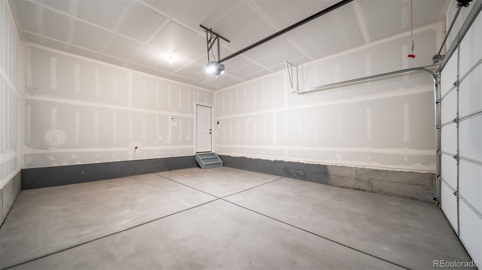 MLS Image #37 for 5036 n tempe street,aurora, Colorado