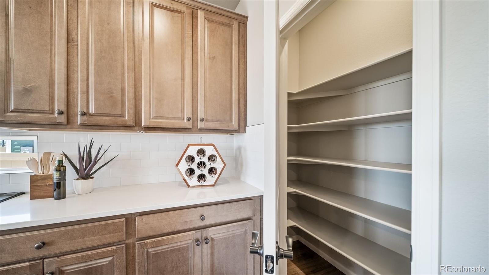 MLS Image #9 for 5036 n tempe street,aurora, Colorado