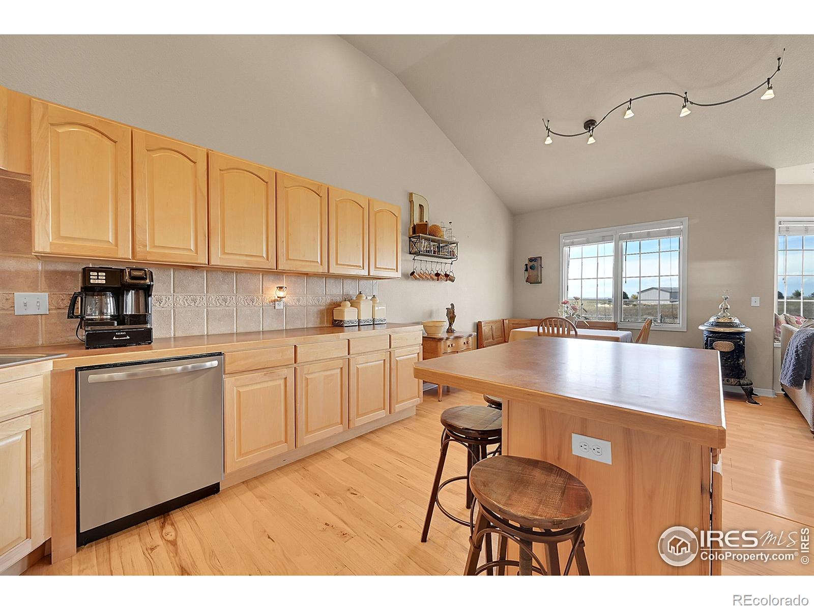 MLS Image #13 for 22990  county road 30 ,hudson, Colorado