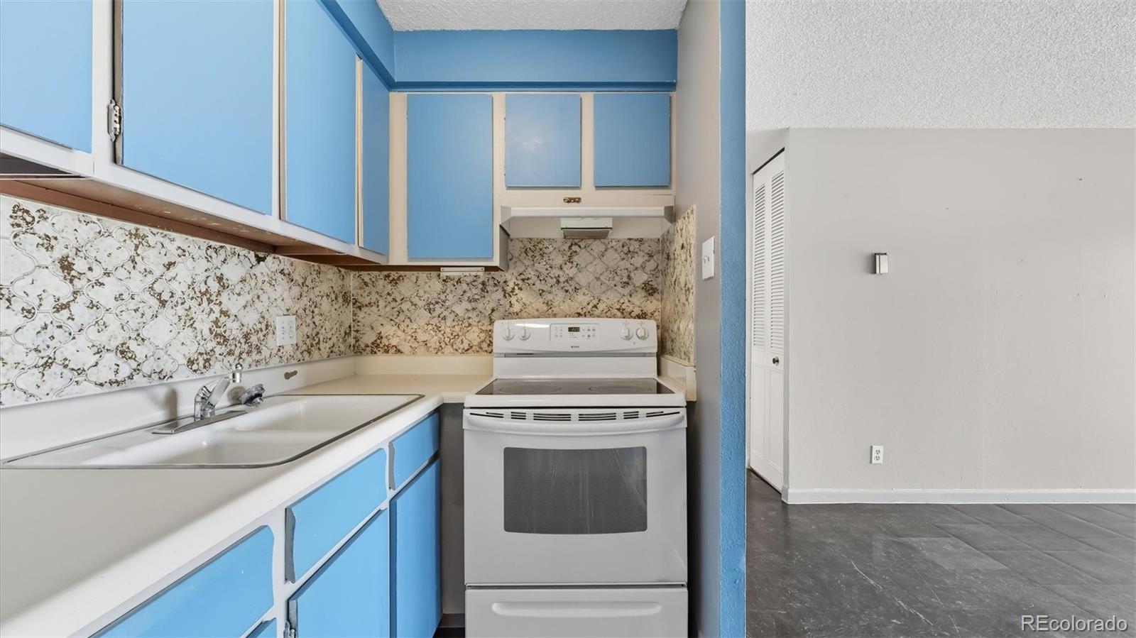MLS Image #14 for 411  lakewood circle b709,colorado springs, Colorado