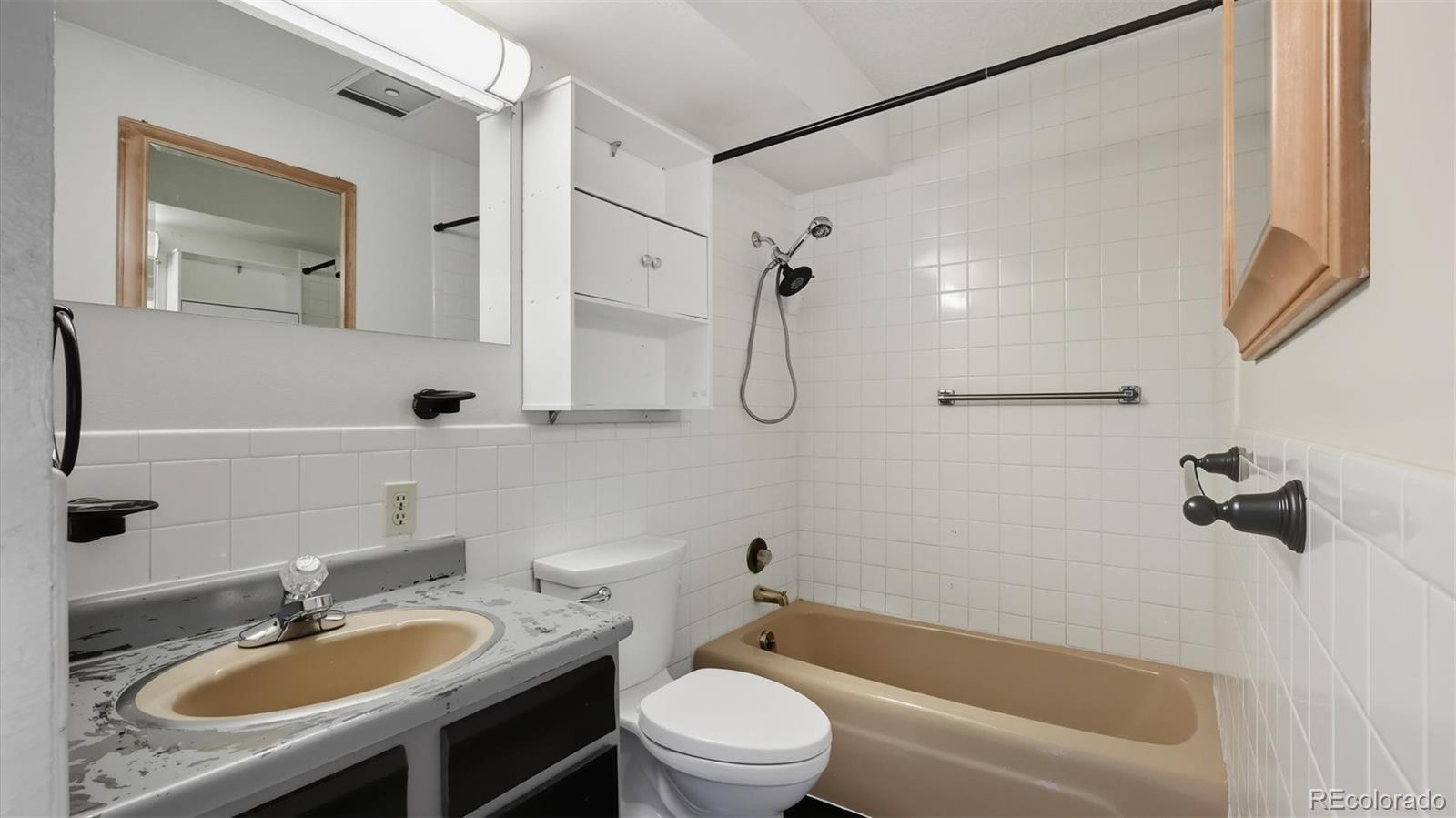 MLS Image #18 for 411  lakewood circle b709,colorado springs, Colorado