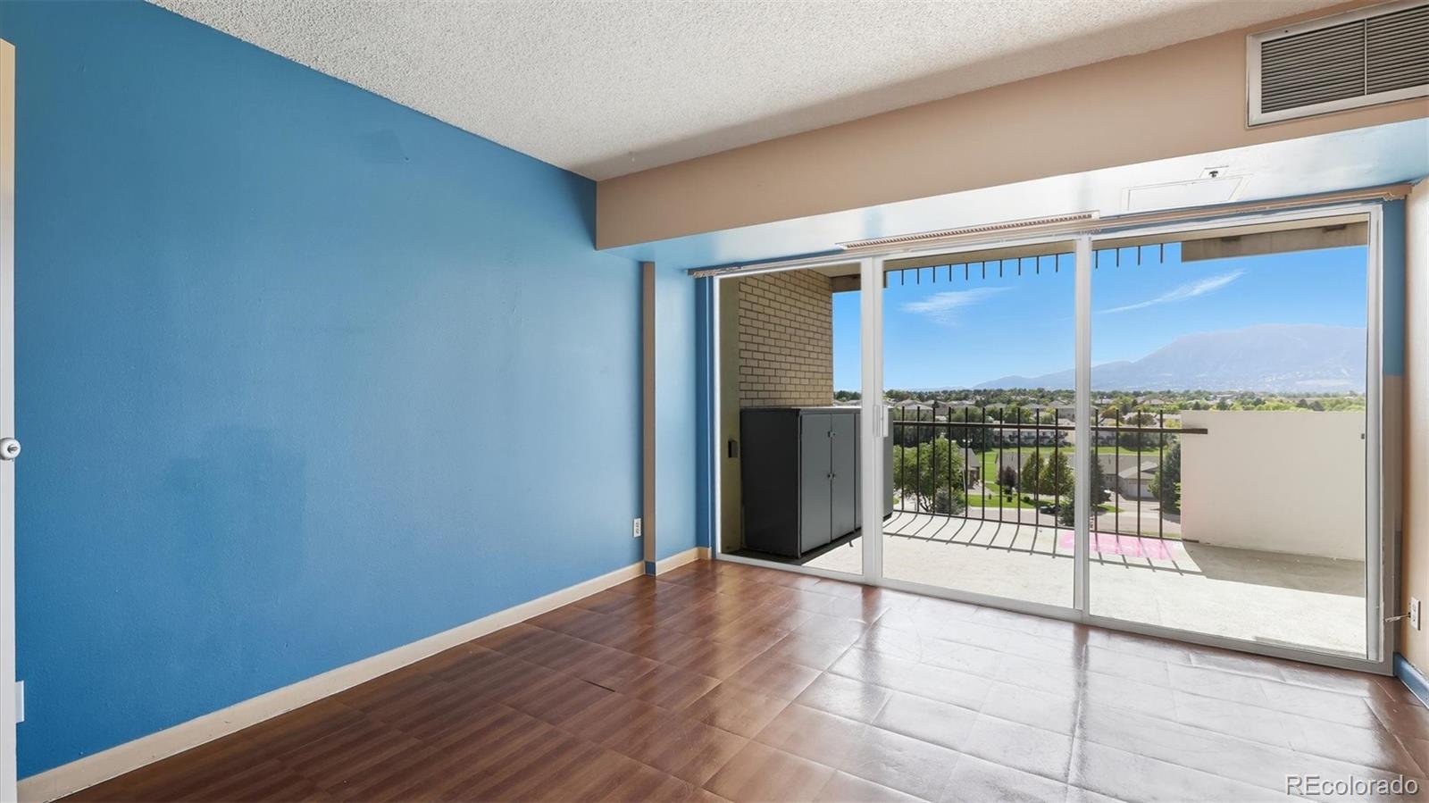 MLS Image #21 for 411  lakewood circle b709,colorado springs, Colorado