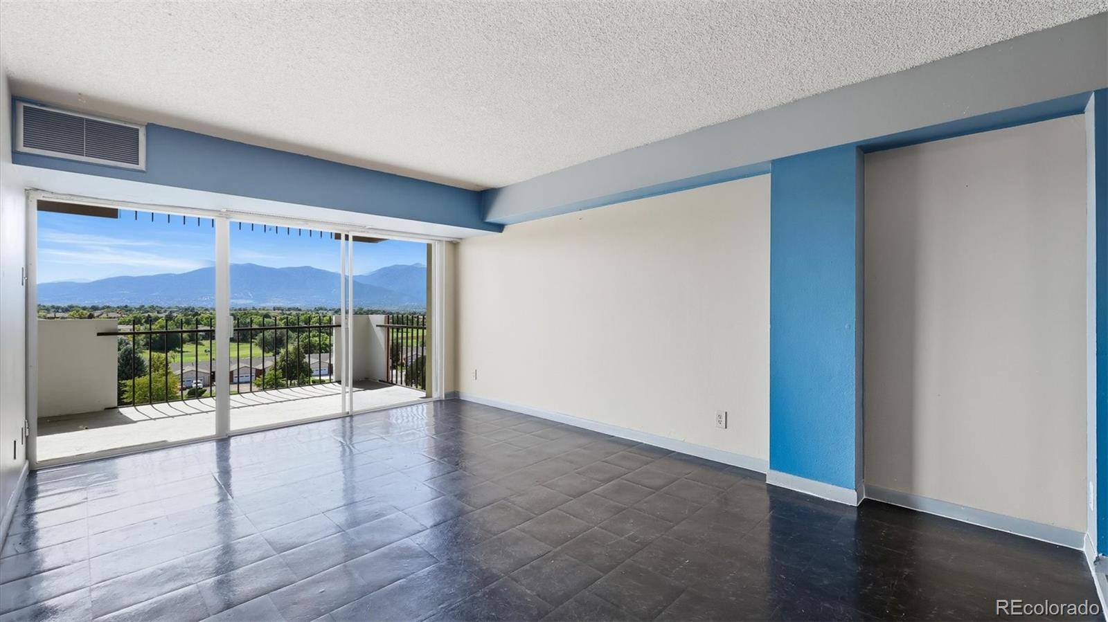 MLS Image #7 for 411  lakewood circle b709,colorado springs, Colorado