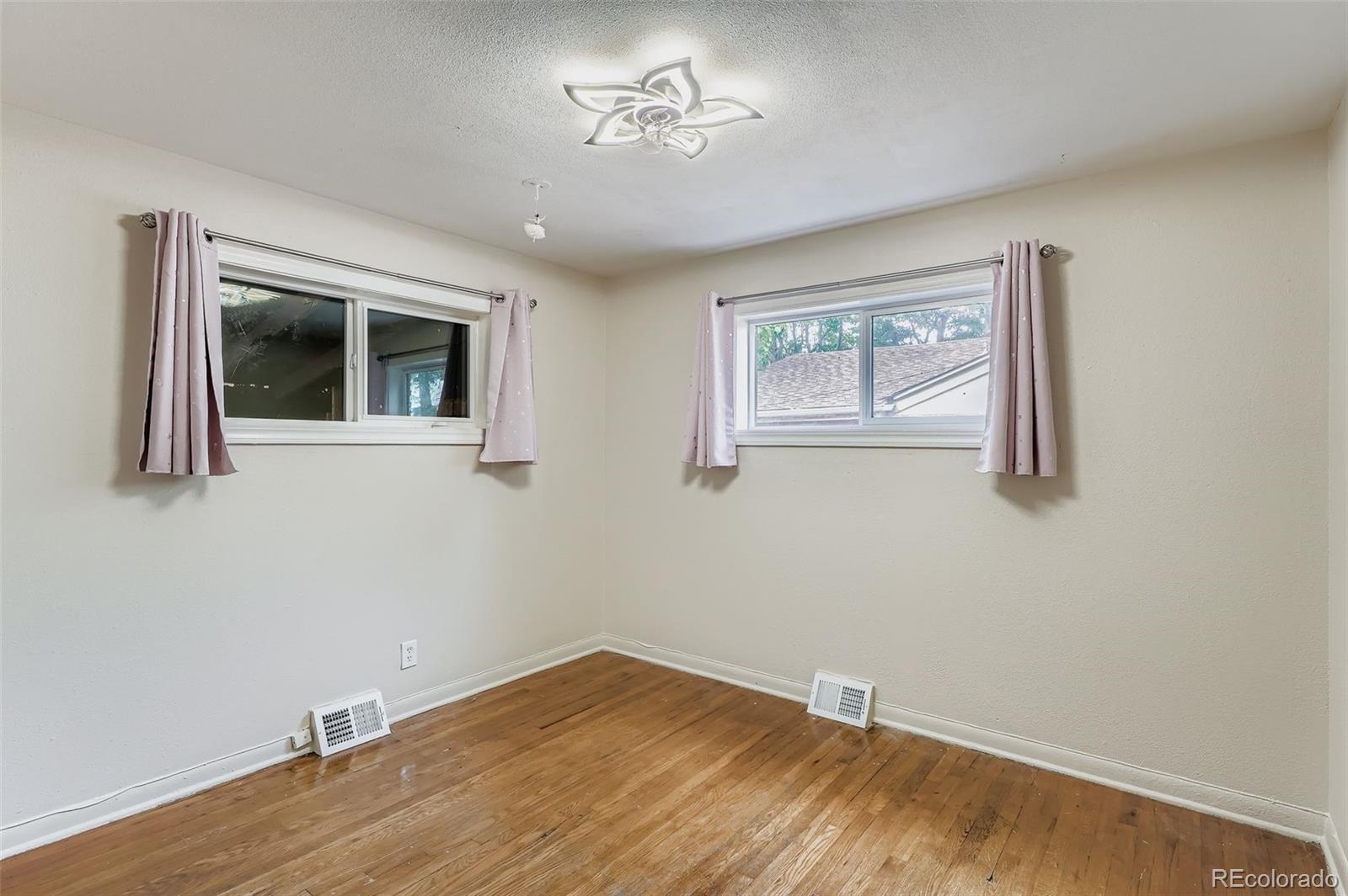 MLS Image #7 for 1591 s zuni street,denver, Colorado