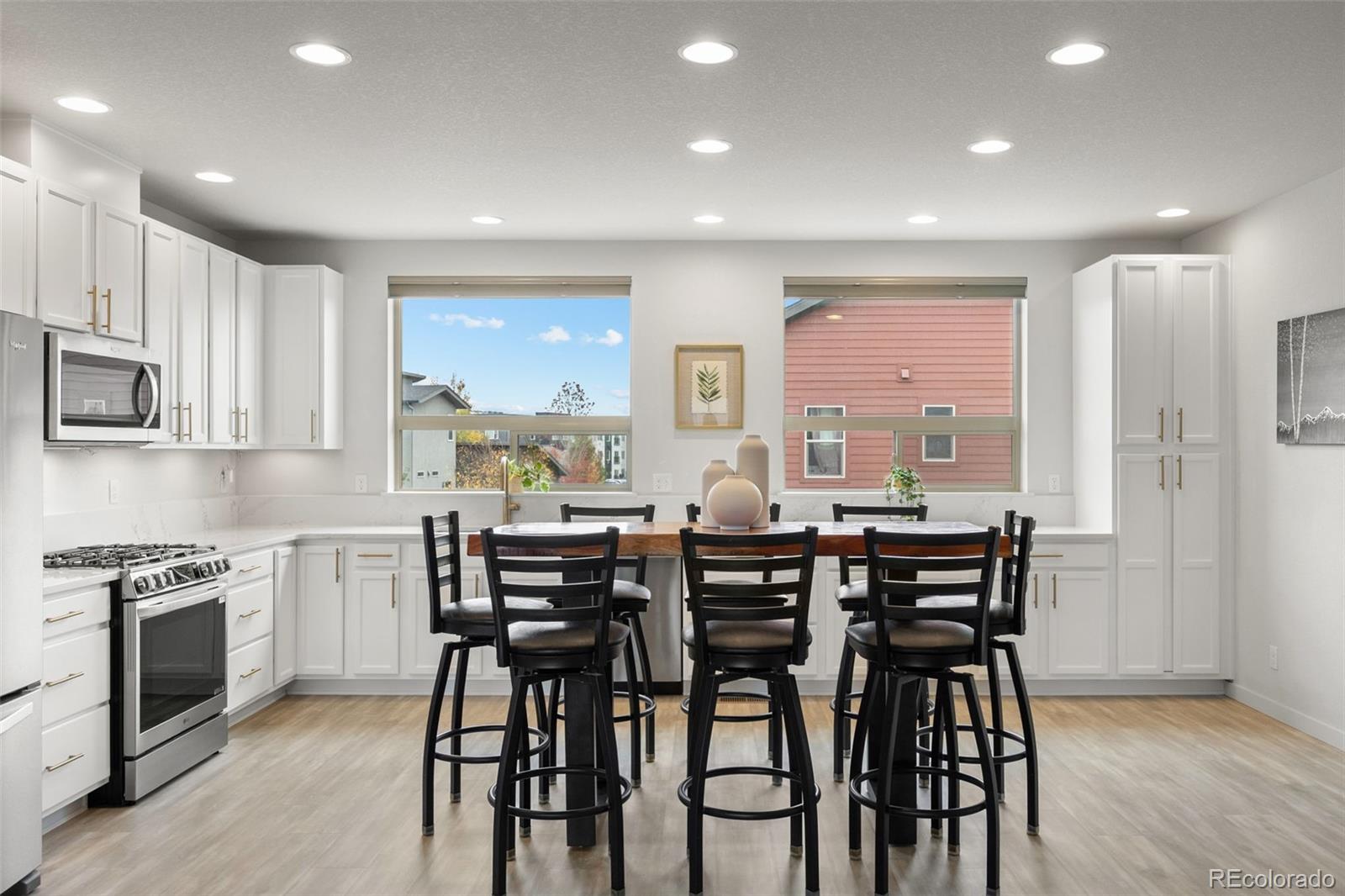 MLS Image #4 for 9110 e 52nd drive,denver, Colorado