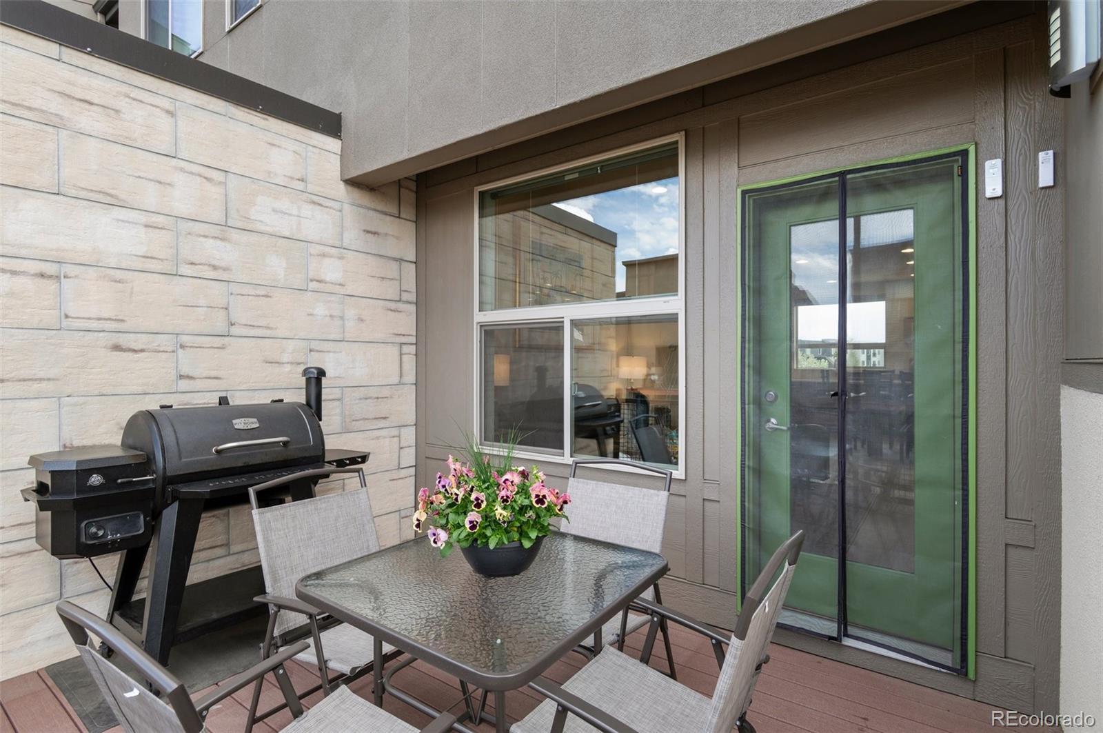 MLS Image #9 for 9110 e 52nd drive,denver, Colorado