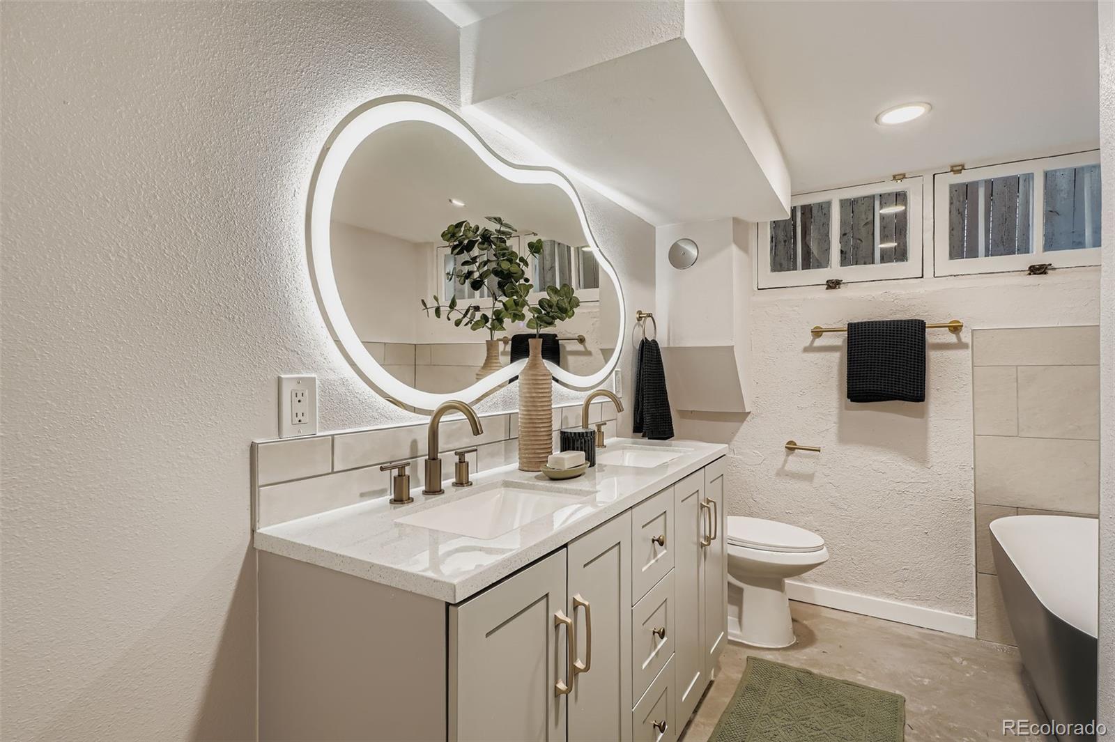 MLS Image #19 for 2558  gilpin street,denver, Colorado
