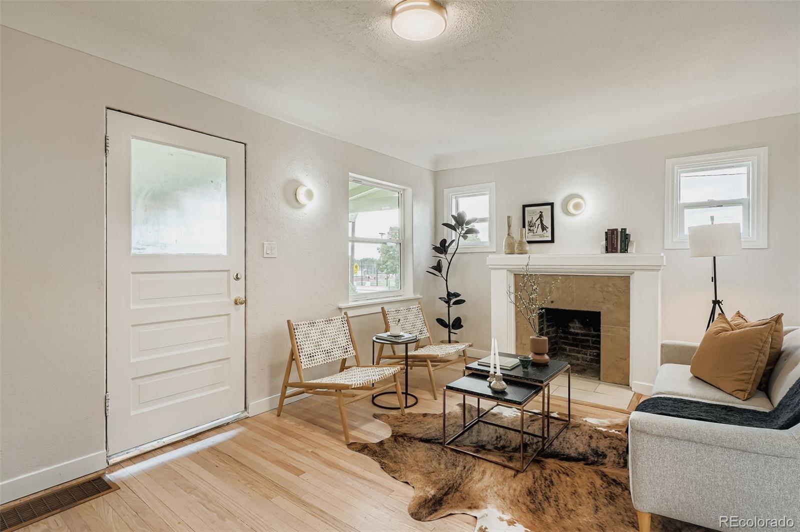 MLS Image #5 for 2558  gilpin street,denver, Colorado