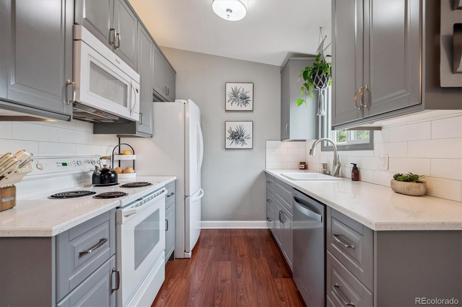MLS Image #5 for 3931 s uravan street,aurora, Colorado