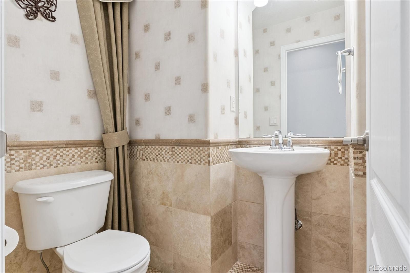 MLS Image #13 for 7127 s versailles street,aurora, Colorado