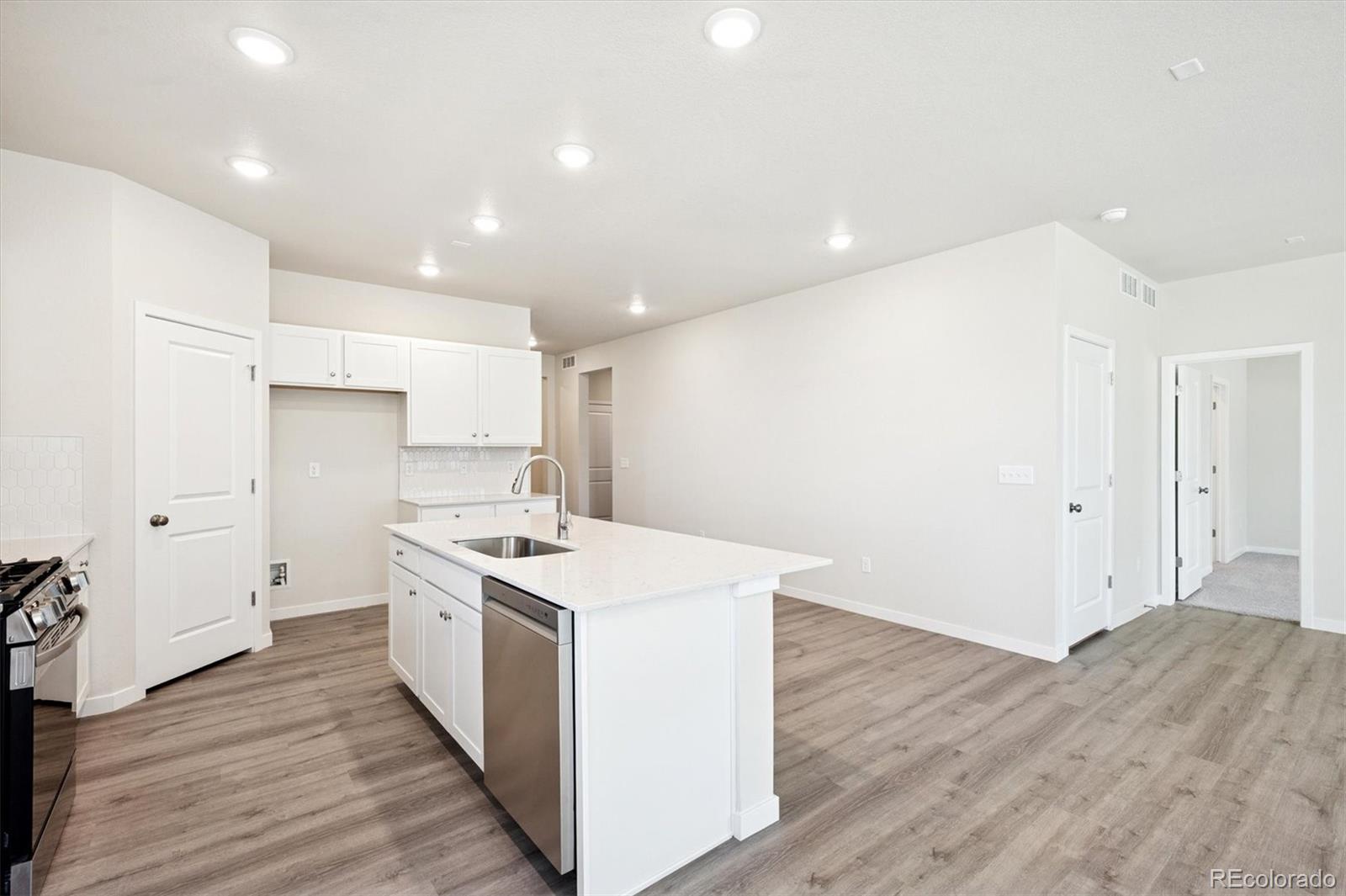 MLS Image #4 for 3363 n irvington street,aurora, Colorado