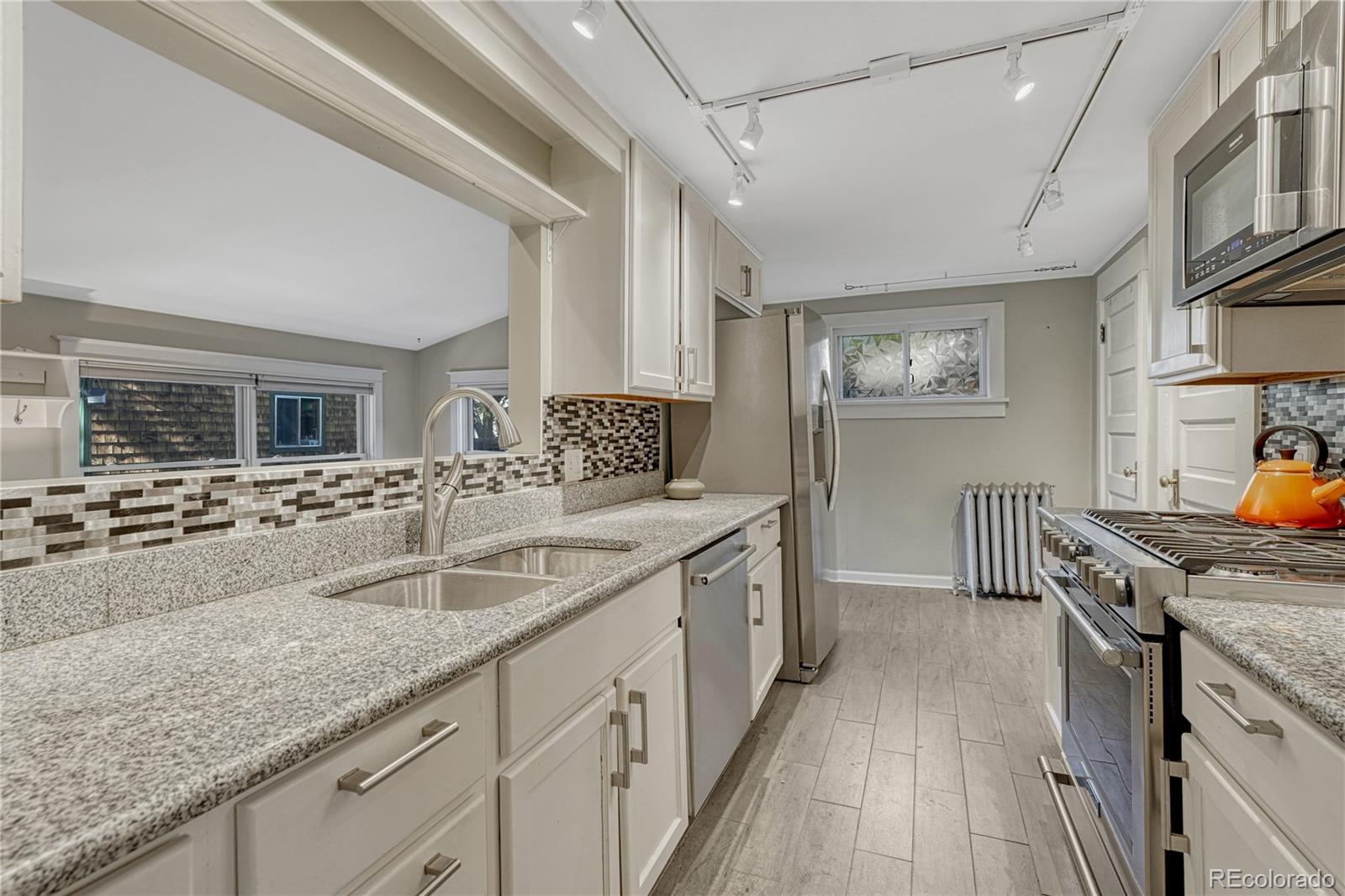 MLS Image #11 for 1109  harrison street,denver, Colorado