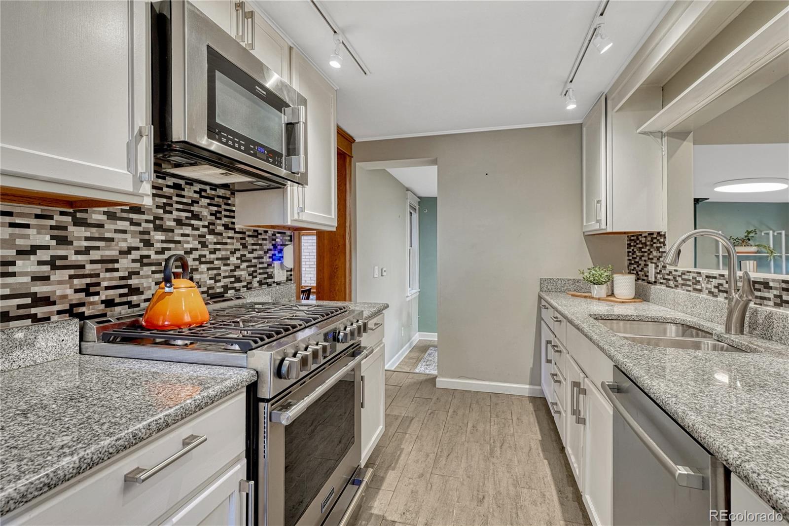 MLS Image #14 for 1109  harrison street,denver, Colorado