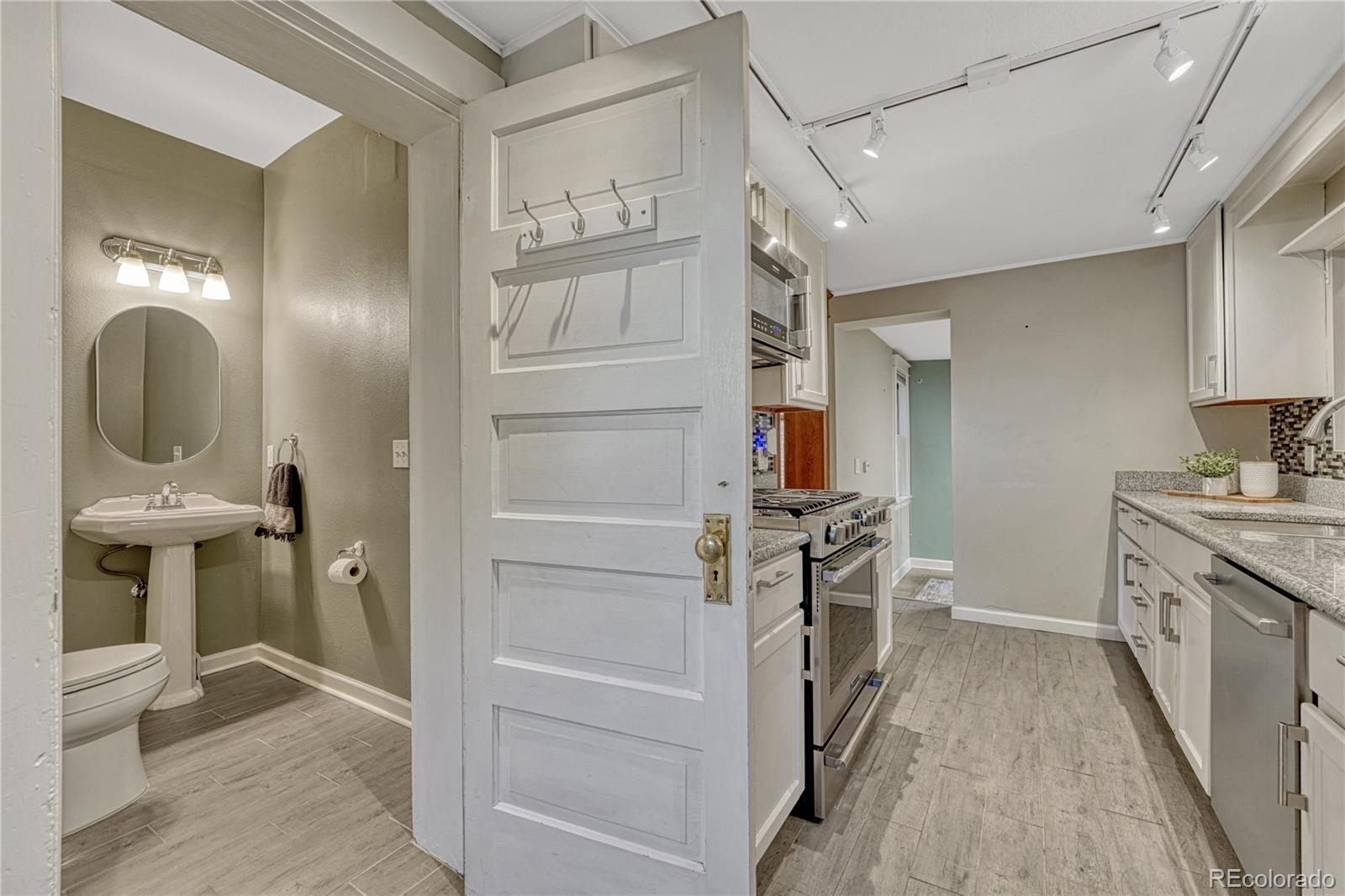 MLS Image #16 for 1109  harrison street,denver, Colorado