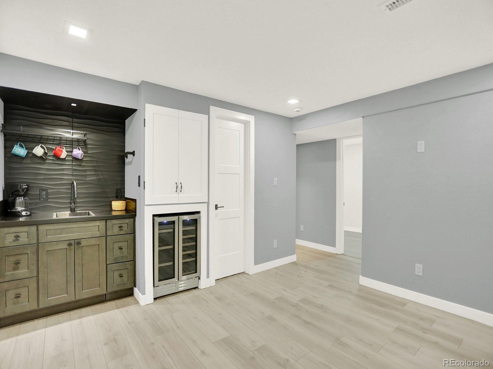 MLS Image #10 for 2046 s quitman street,denver, Colorado