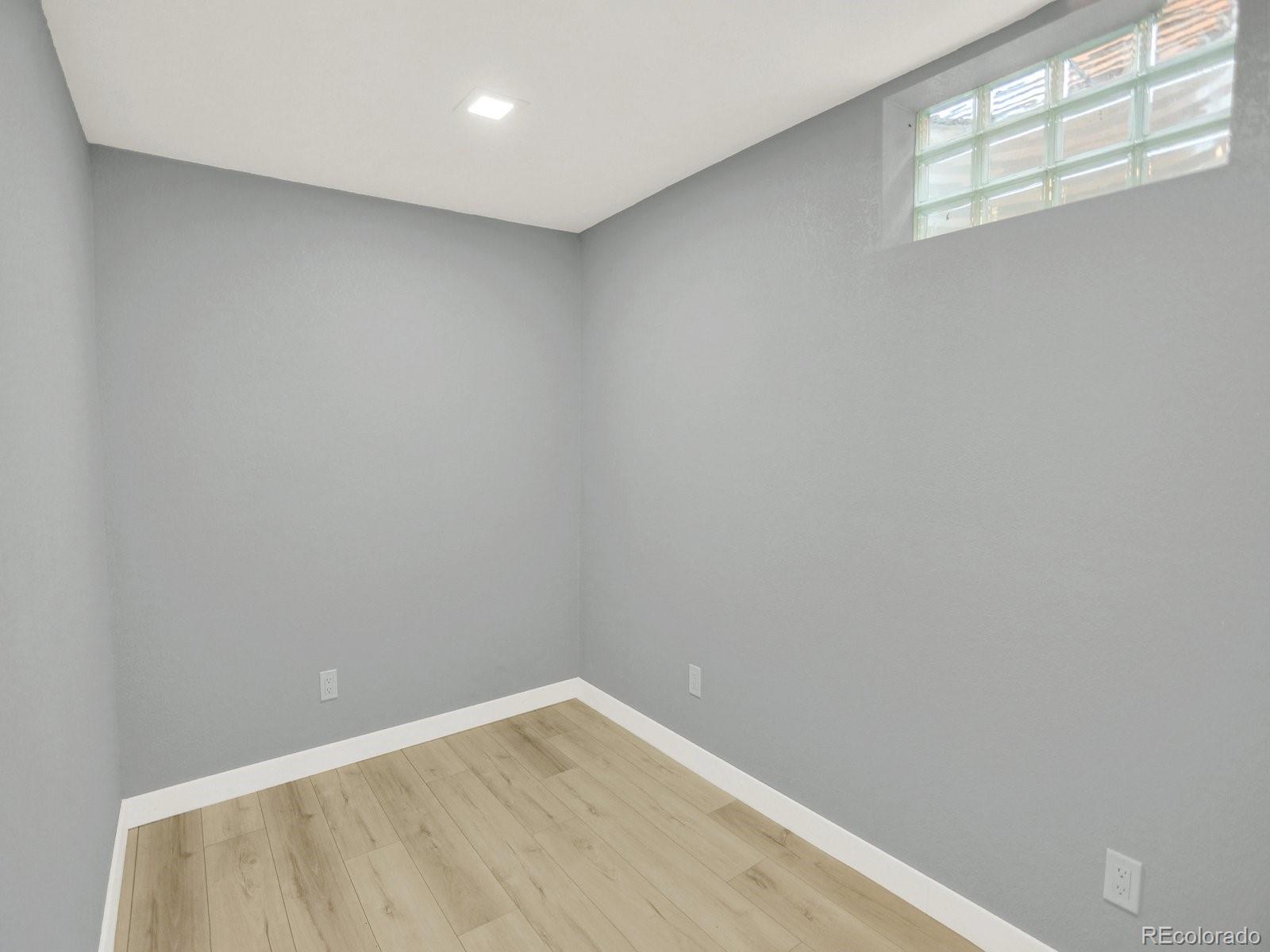 MLS Image #13 for 2046 s quitman street,denver, Colorado