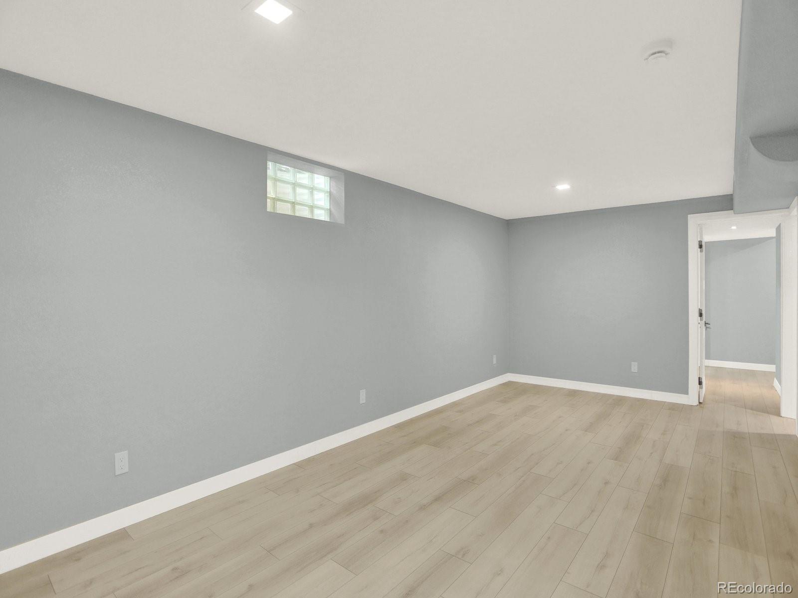 MLS Image #16 for 2046 s quitman street,denver, Colorado