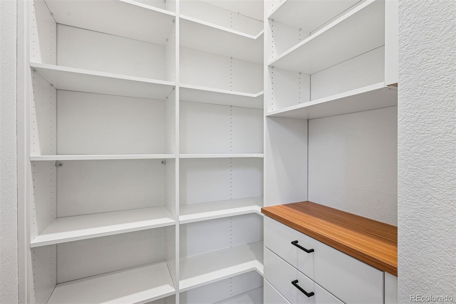 MLS Image #14 for 21325 e 59th drive,aurora, Colorado