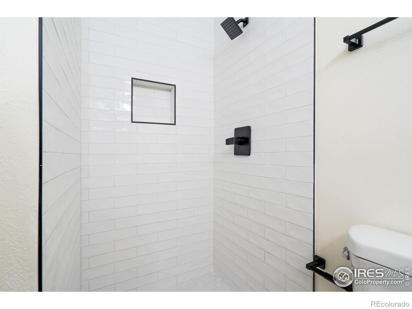 MLS Image #18 for 12203 e 53rd avenue,denver, Colorado
