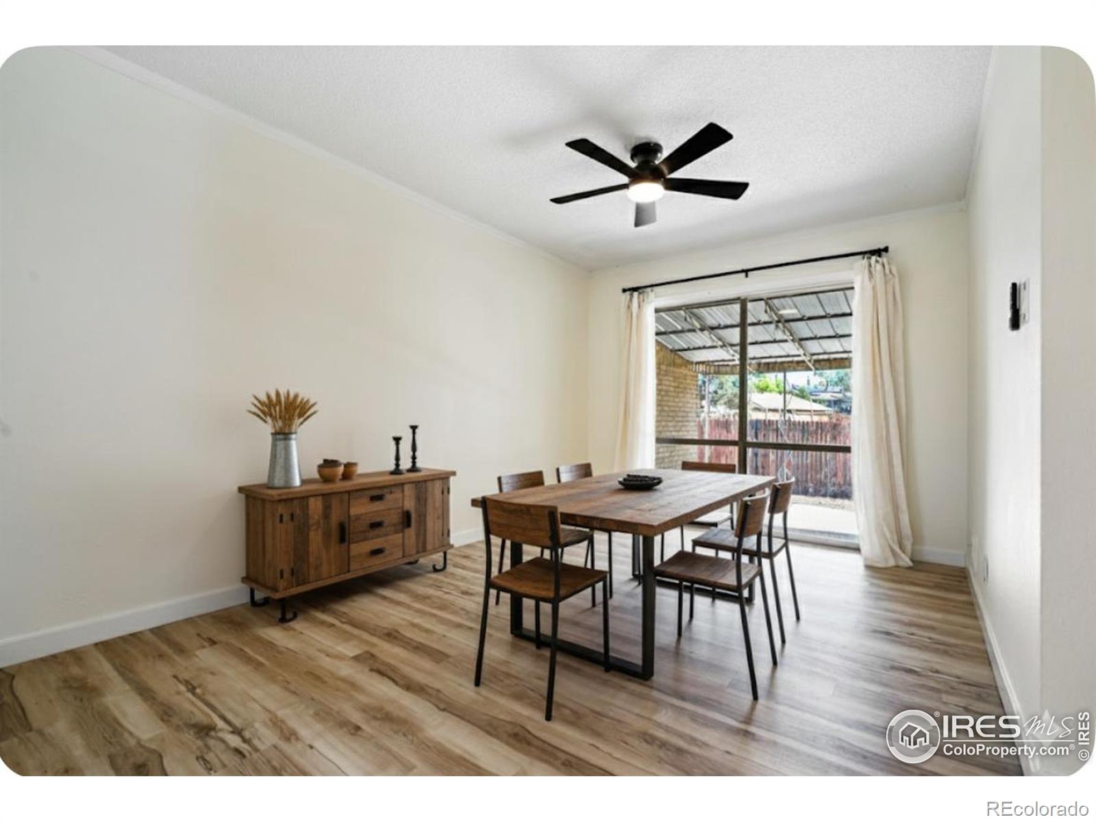 MLS Image #5 for 12203 e 53rd avenue,denver, Colorado