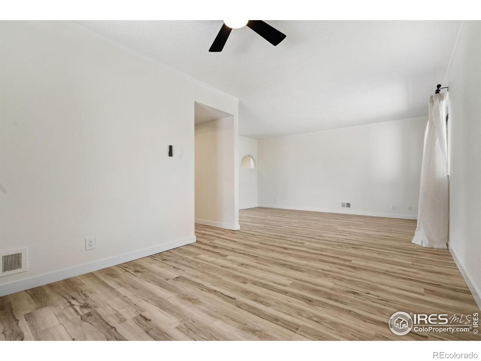 MLS Image #9 for 12203 e 53rd avenue,denver, Colorado
