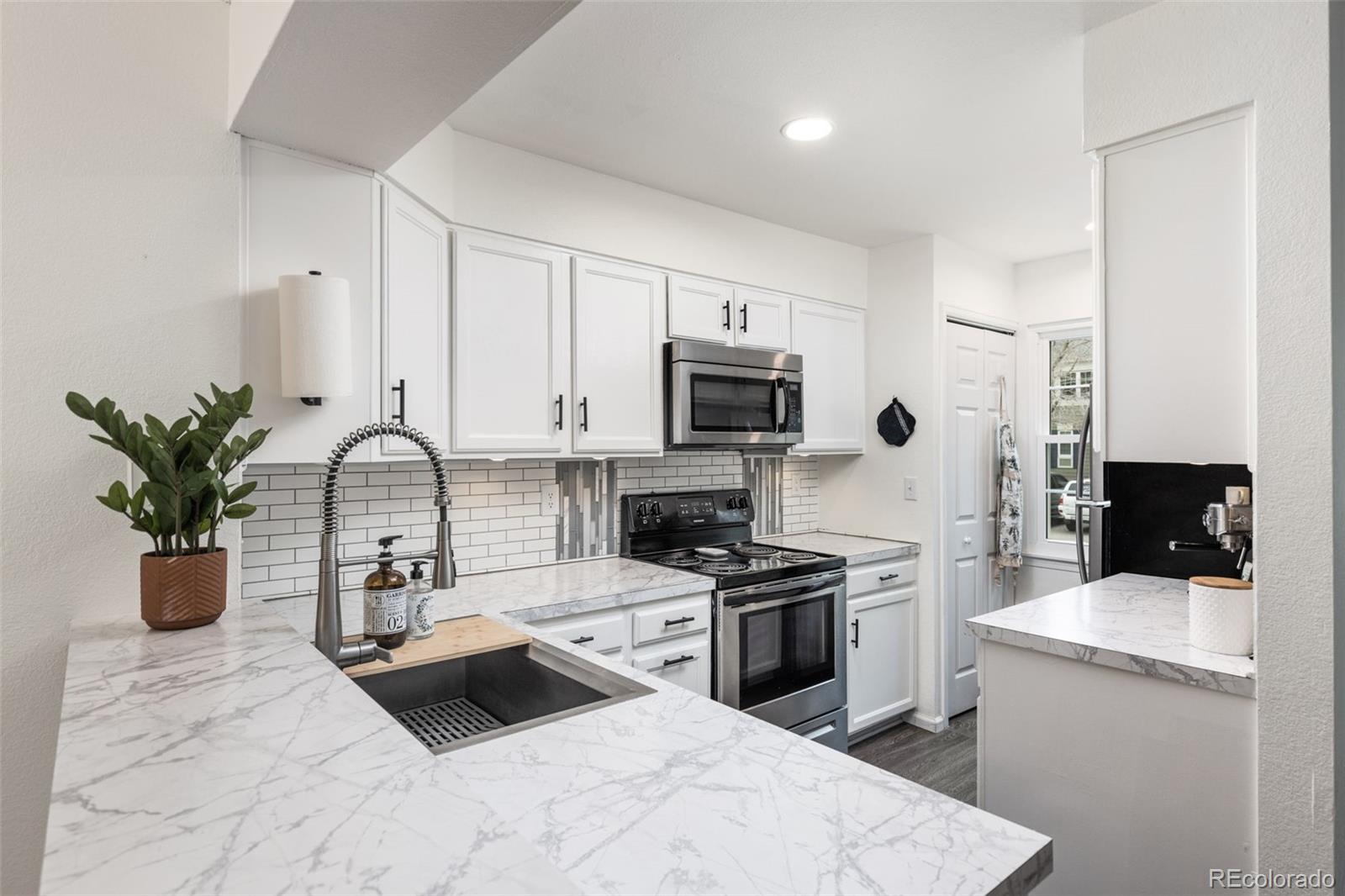 MLS Image #3 for 8228 s fillmore circle ,centennial, Colorado