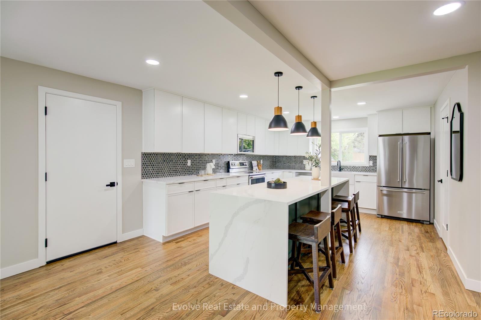MLS Image #11 for 2525 s ivanhoe place,denver, Colorado