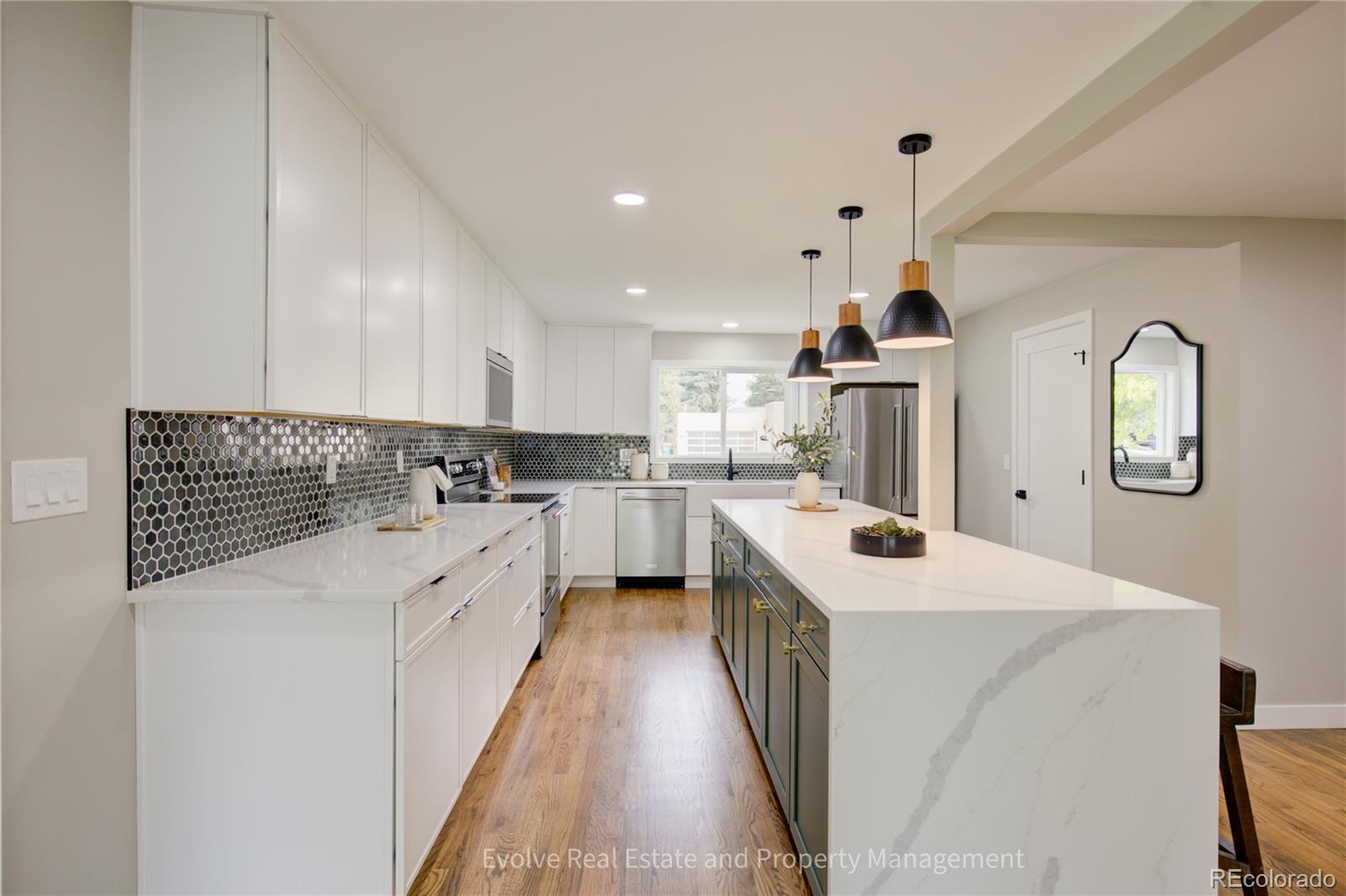 MLS Image #13 for 2525 s ivanhoe place,denver, Colorado