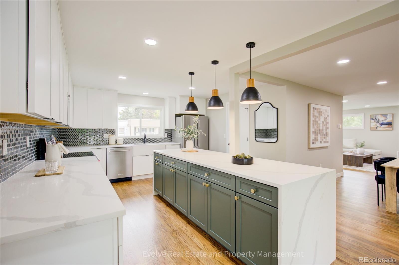 MLS Image #16 for 2525 s ivanhoe place,denver, Colorado