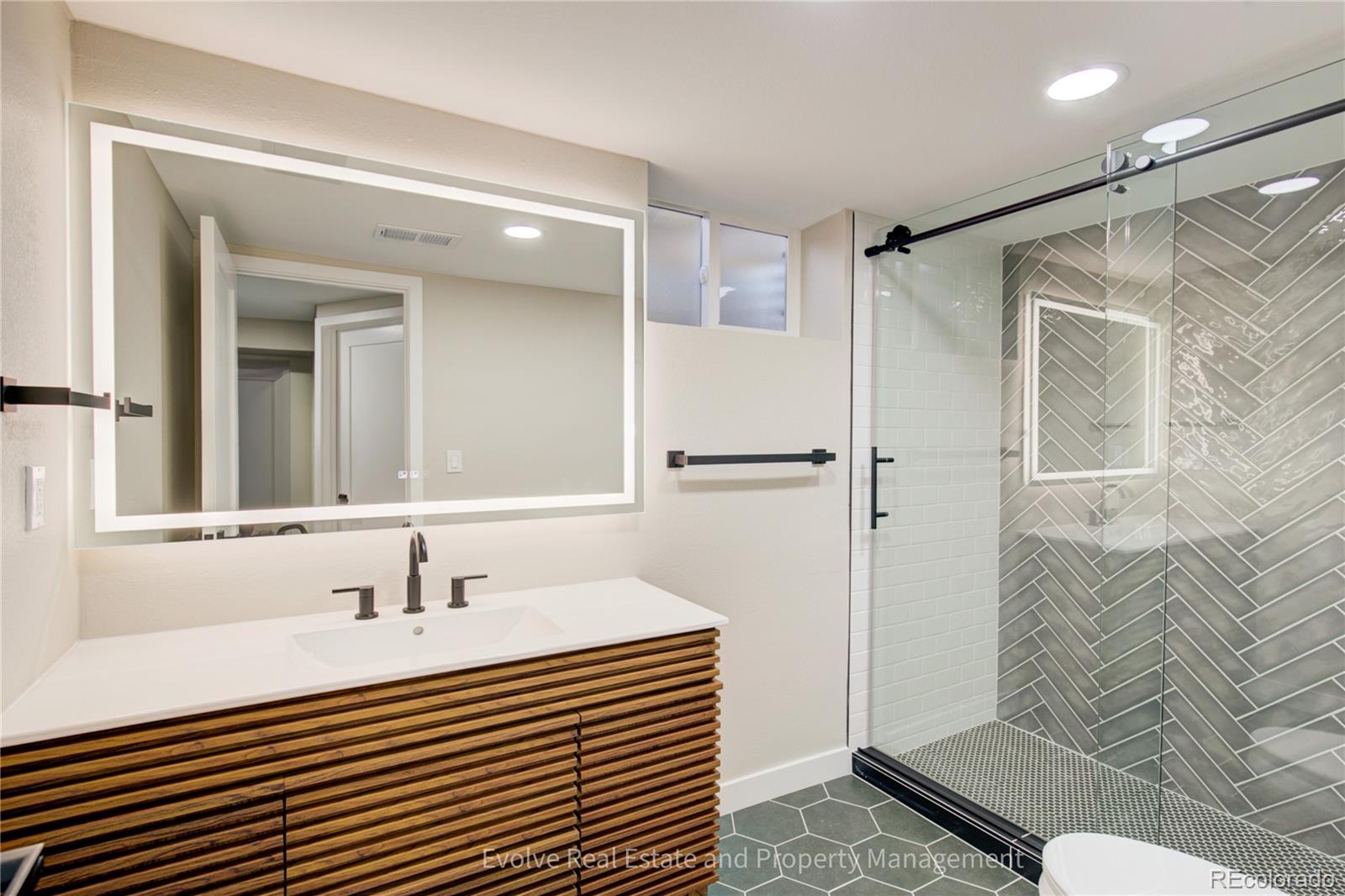 MLS Image #20 for 2525 s ivanhoe place,denver, Colorado