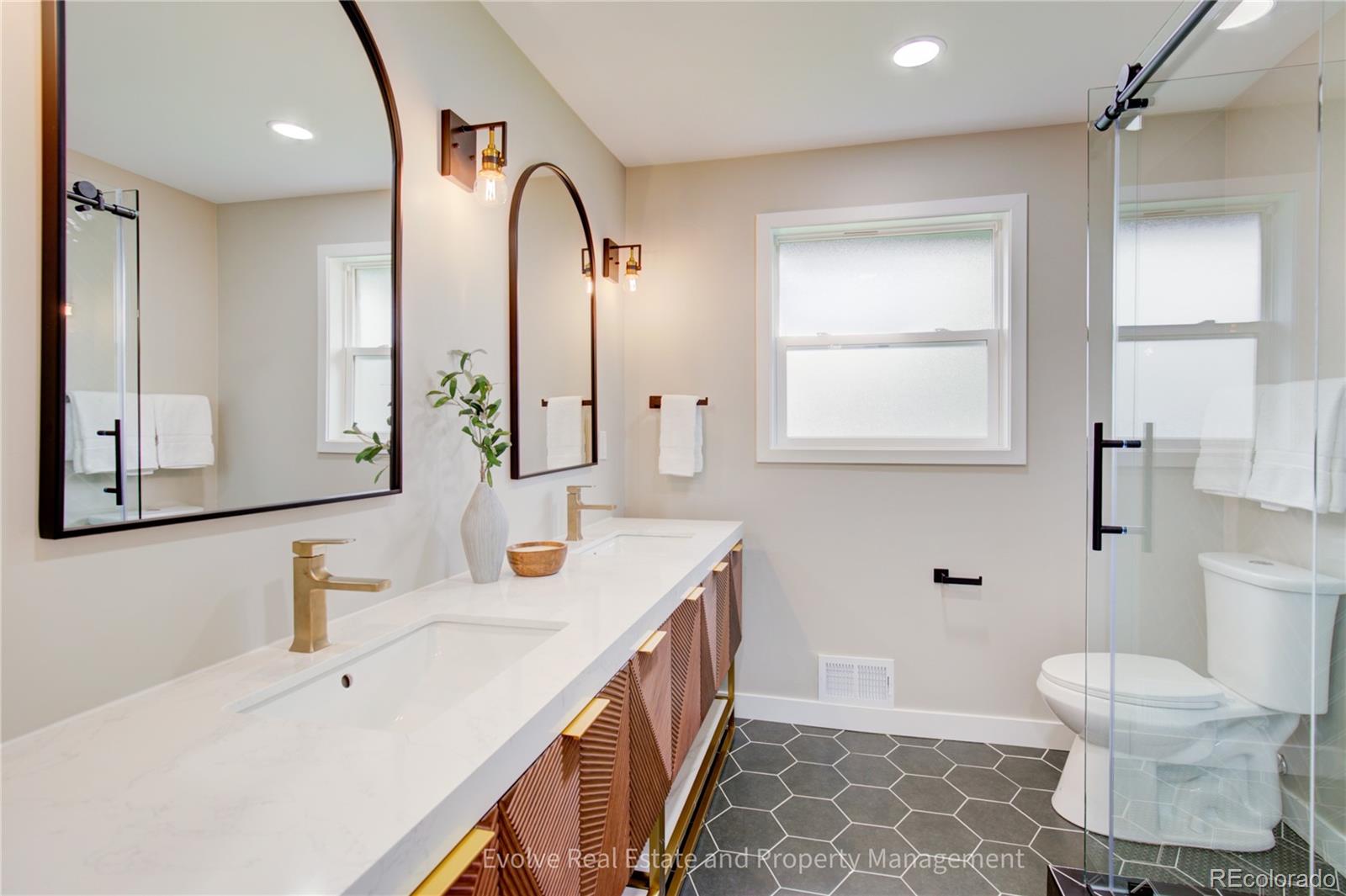 MLS Image #23 for 2525 s ivanhoe place,denver, Colorado