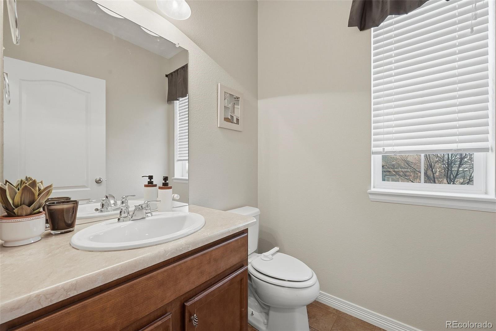 MLS Image #3 for 35 n newcastle court,aurora, Colorado