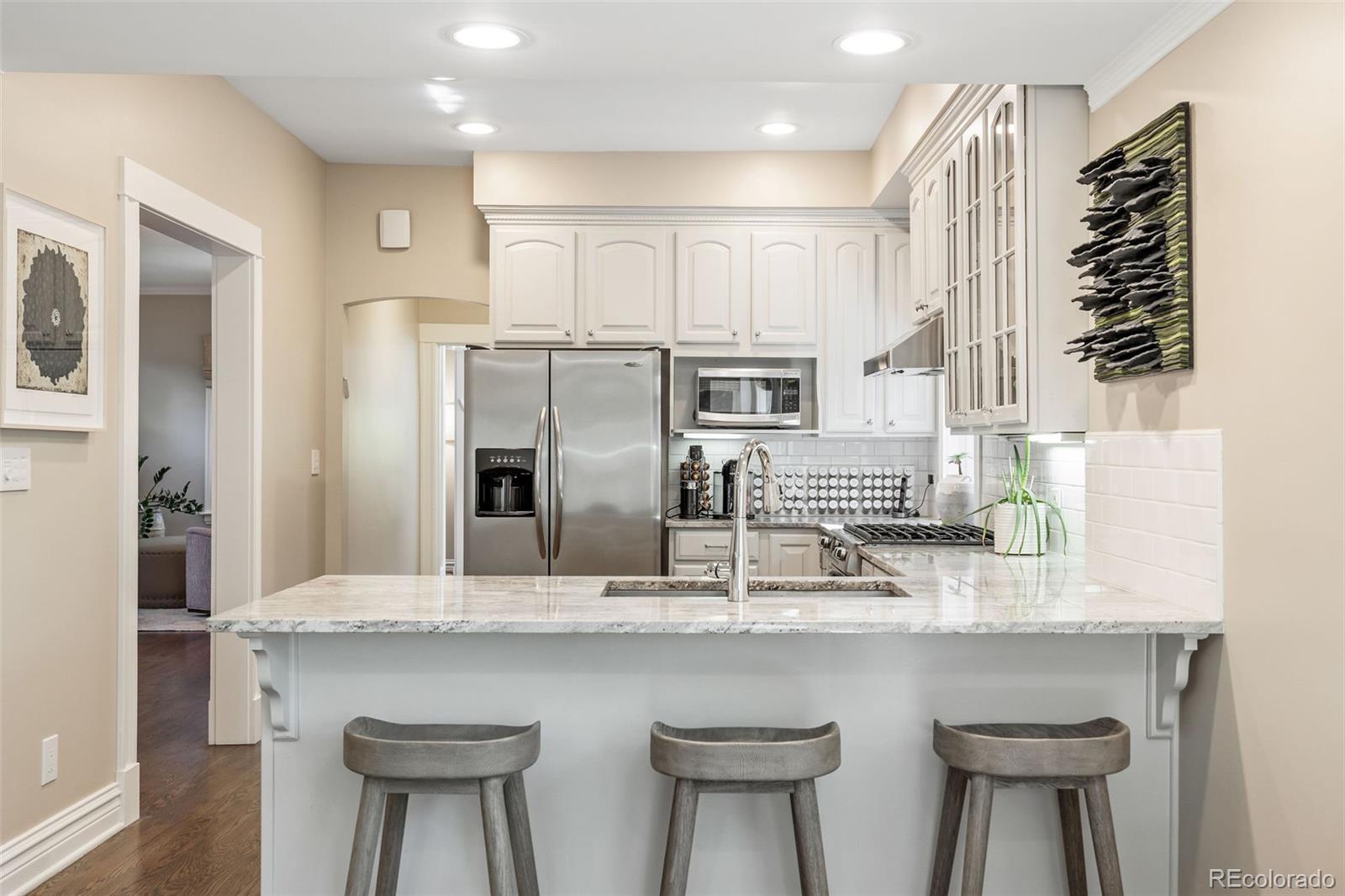 MLS Image #10 for 635 n high street,denver, Colorado
