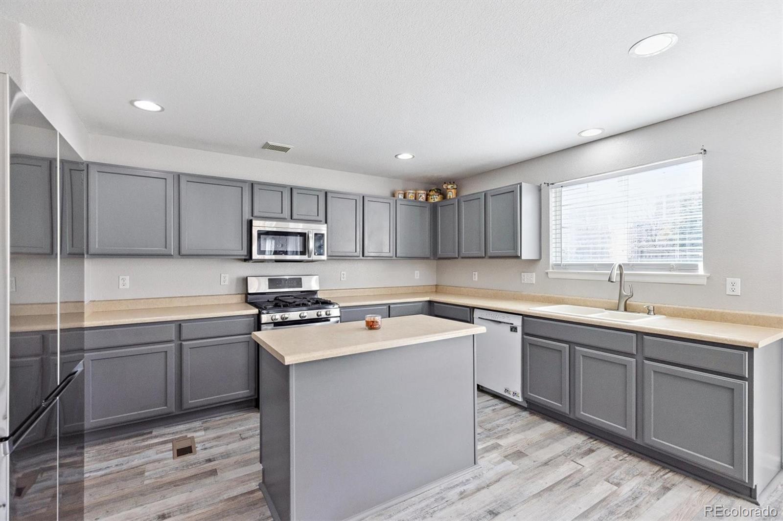 MLS Image #10 for 19504 e arkansas avenue,aurora, Colorado