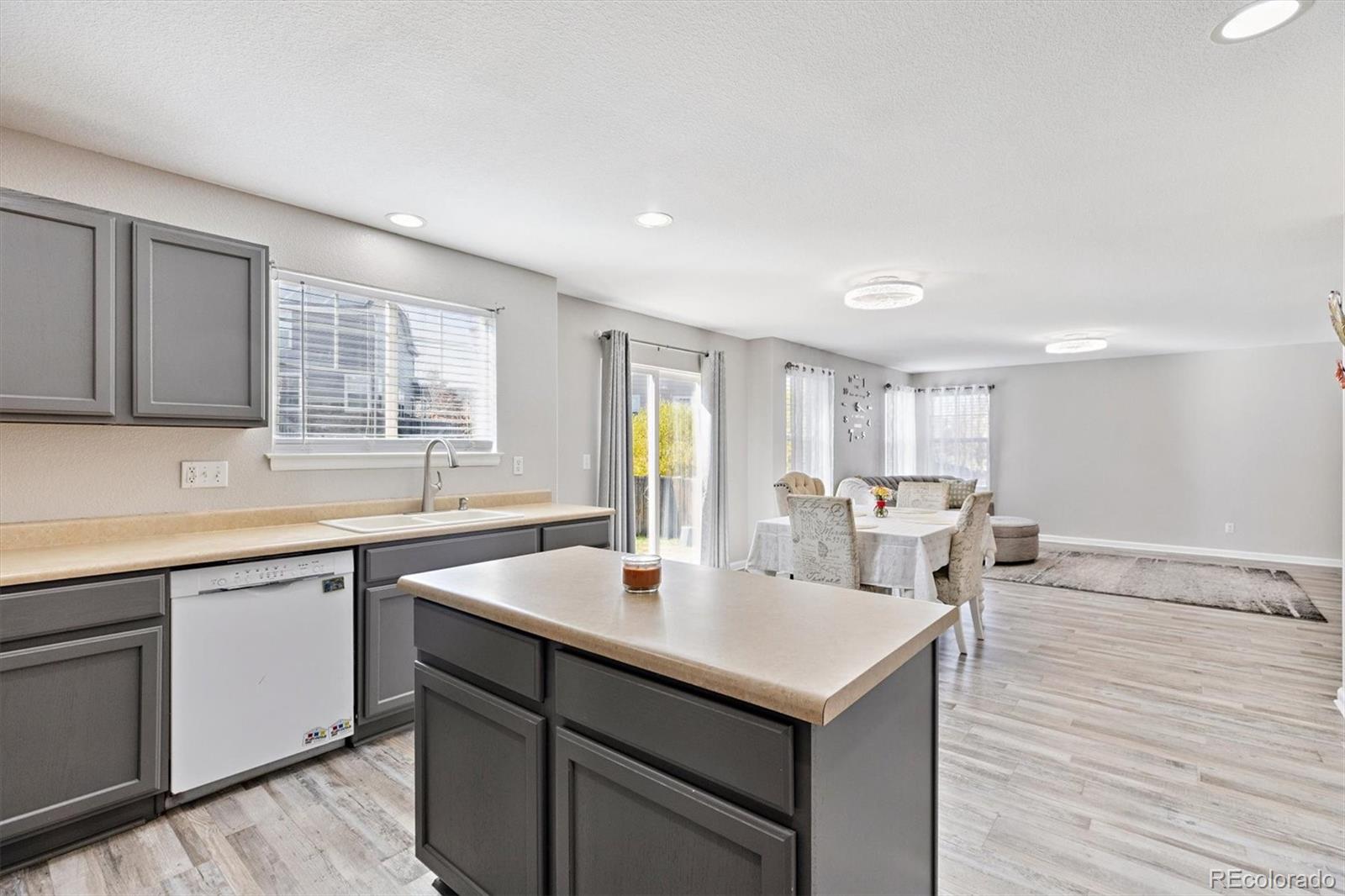 MLS Image #11 for 19504 e arkansas avenue,aurora, Colorado