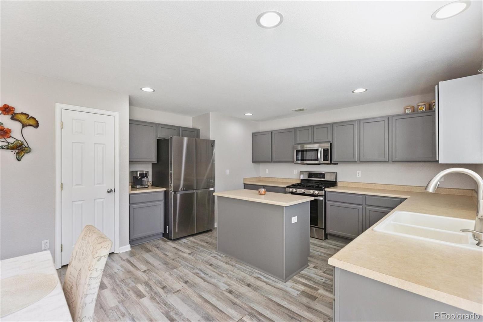 MLS Image #9 for 19504 e arkansas avenue,aurora, Colorado
