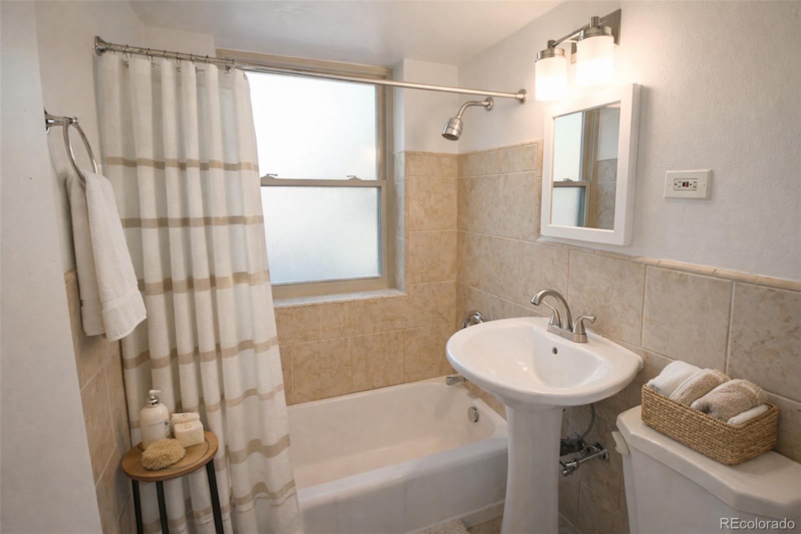 MLS Image #11 for 2100 n franklin street 12,denver, Colorado