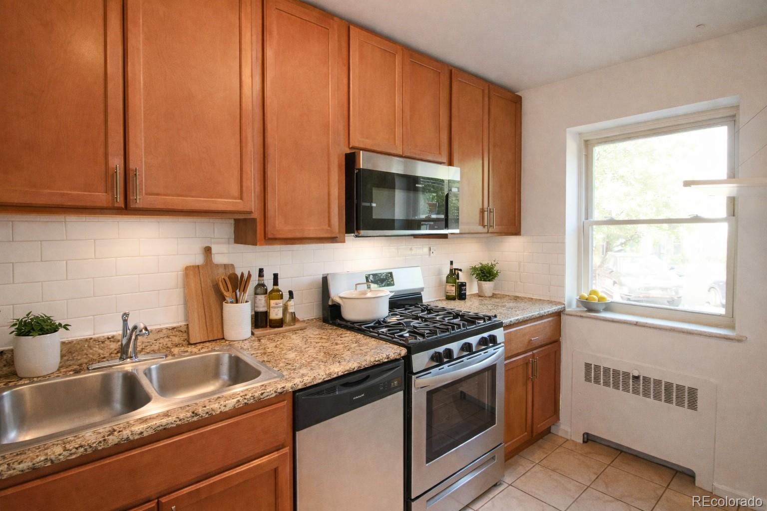 MLS Image #4 for 2100 n franklin street 12,denver, Colorado