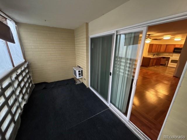 MLS Image #11 for 610 s clinton street 8b,denver, Colorado