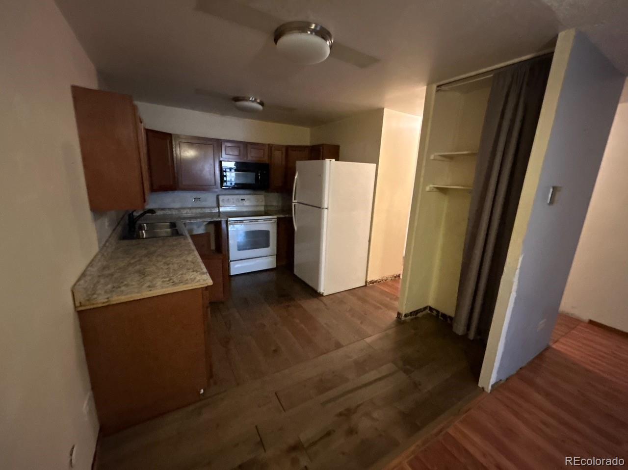 MLS Image #3 for 610 s clinton street 8b,denver, Colorado