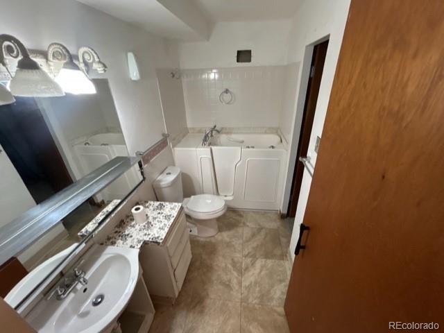 MLS Image #5 for 610 s clinton street 8b,denver, Colorado