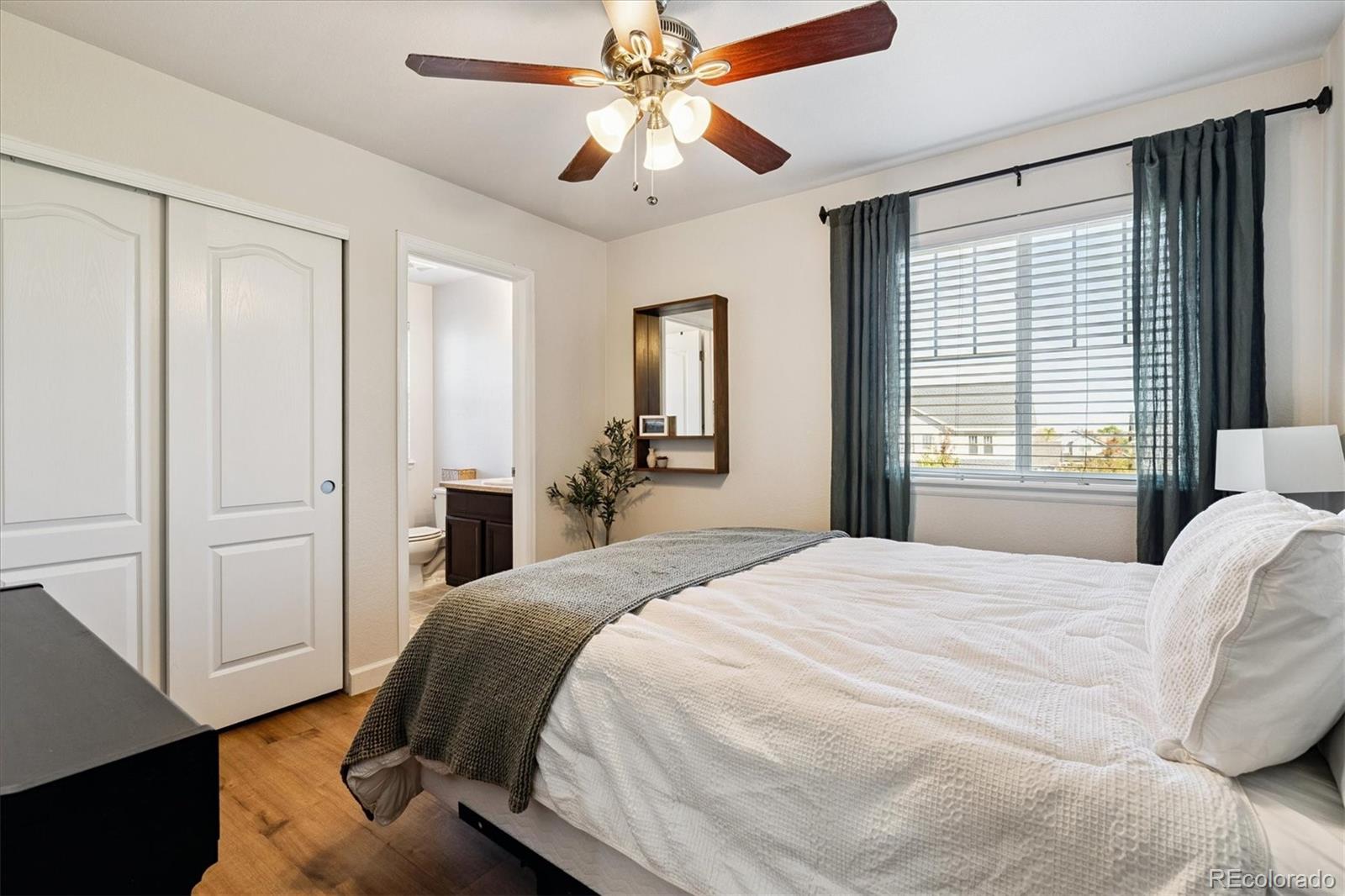 MLS Image #14 for 234 n millbrook court,aurora, Colorado