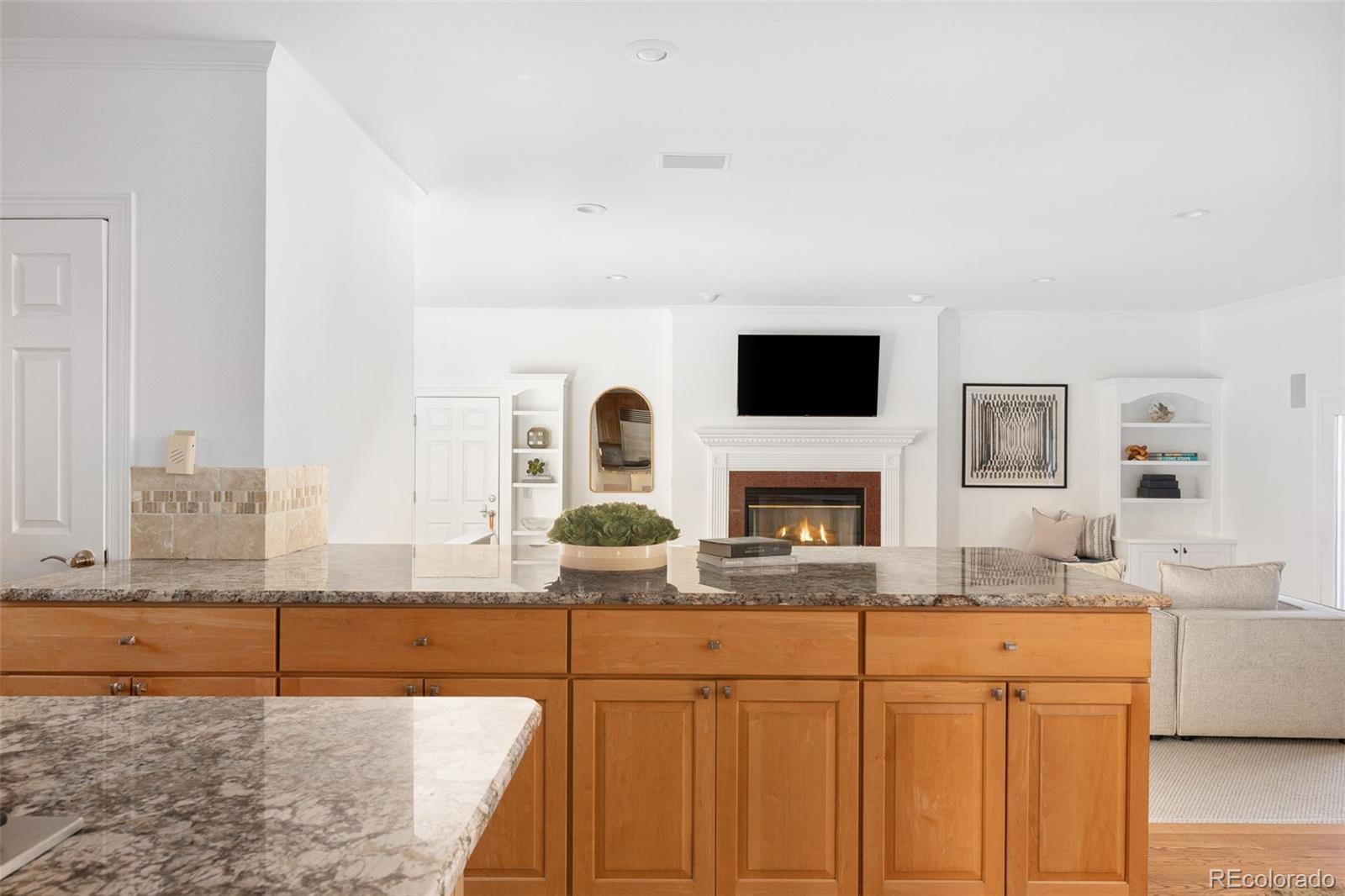 MLS Image #15 for 2435 s fillmore street,denver, Colorado