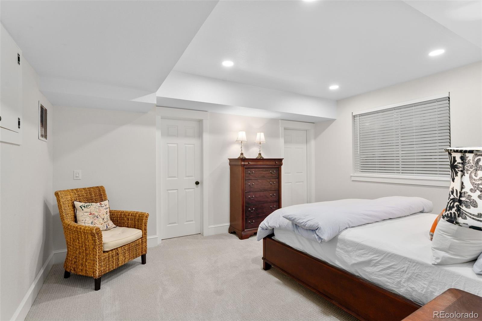 MLS Image #32 for 2435 s fillmore street,denver, Colorado