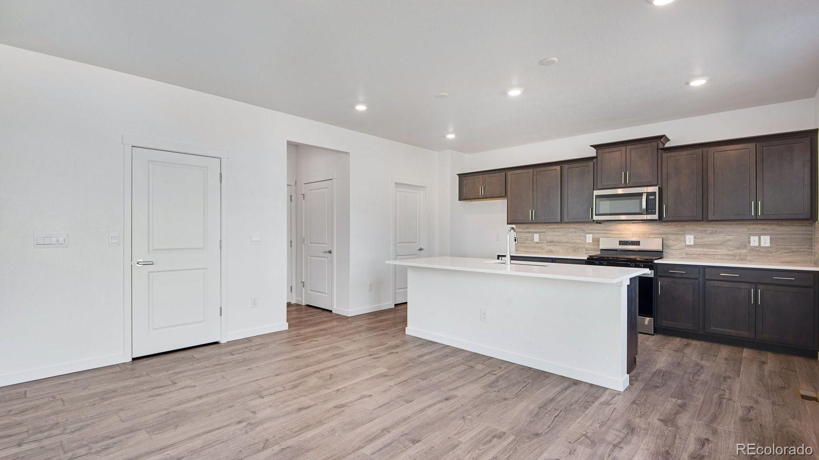 MLS Image #14 for 13460  valentia street,thornton, Colorado